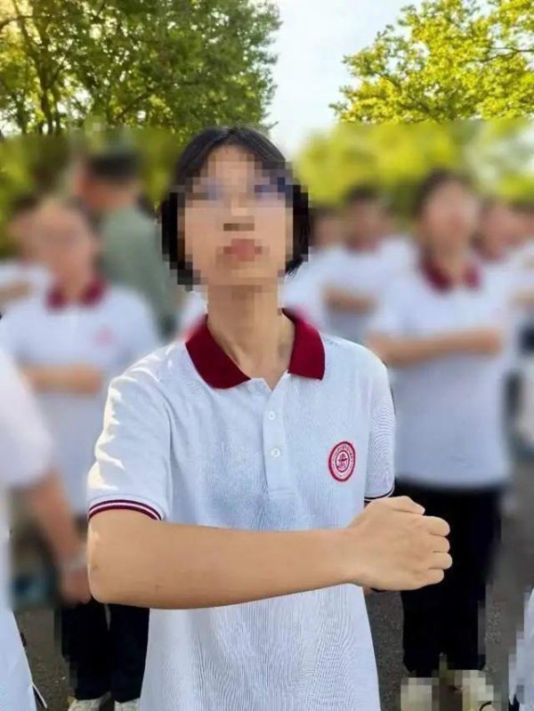 信悦网配资 15岁女生军训期间不幸身亡，学校回应